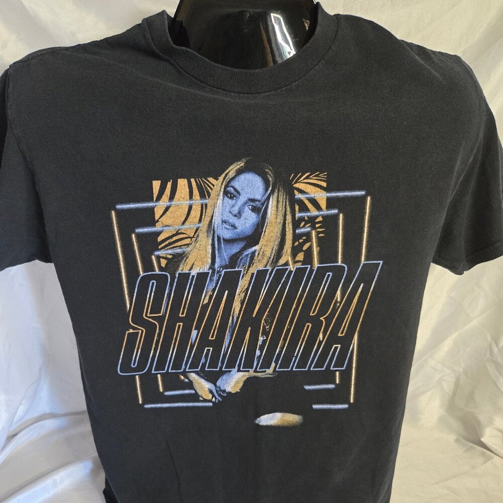 Shakira Black Front Print T-shirt (M)